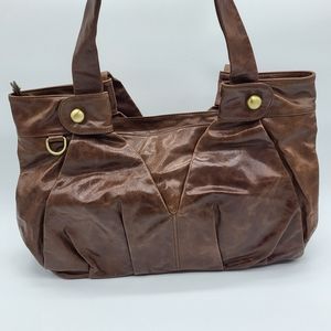 Vintage style brown leather pleated, top zipper closure large strap tote handbag